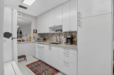 13757 Flora Place unit G, Delray Beach, FL 33484 - photo 4