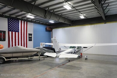 4_aero_condo_3_hangar_door