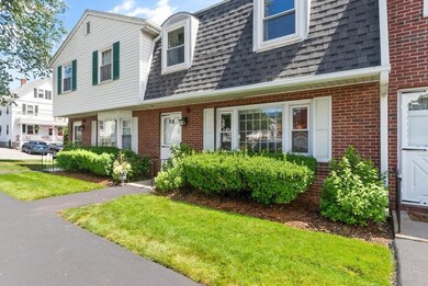 42 Salem St unit B, Wakefield, MA 01880 - photo 4