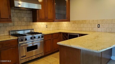 21800 Martinez St, Woodland Hills, CA 91364 - photo 6