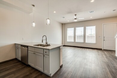 710 Benge Dr unit 712-C, Arlington, TX 76013 - photo 4