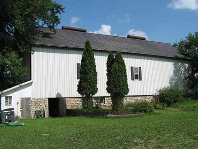 8857 N 5 Corners Rd, Lena, IL 61048 - photo 3