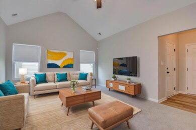08-108 - Living Room - Standard - 4