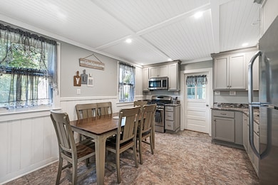 37 Grove St, Fairhaven, MA 02719 - photo 7