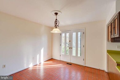 2055 N Abingdon St, Arlington, VA 22207 - photo 4