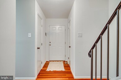 6142 Calico Pool Ln, Burke, VA 22015 - photo 3