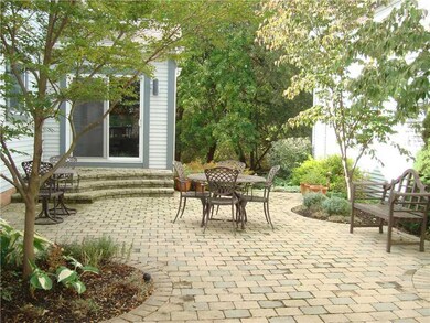 Yard/Garden. Private courtyard!