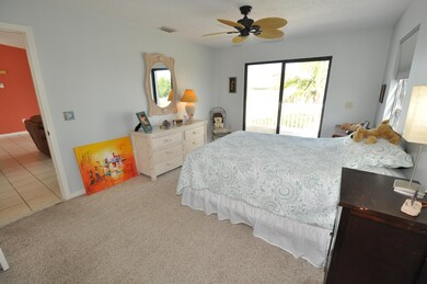 Master Bedroom (4)