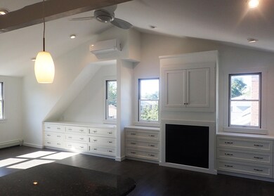 living room w/frplc