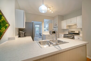 734 Timothy Ct unit 201, East Dundee, IL 60118 - photo 5