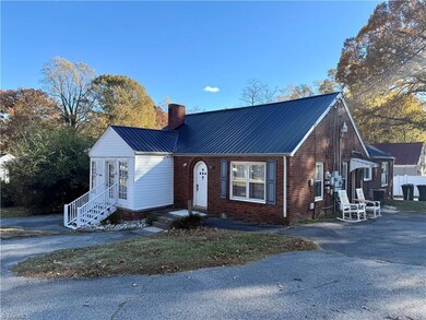 1263 Winslow Ave unit A, B & C, Asheboro, NC 27205 - photo 4