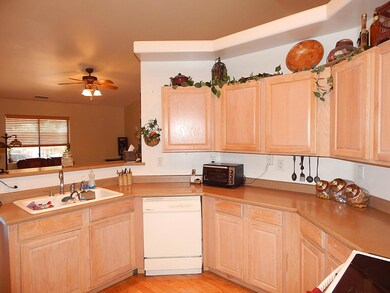 Kitchen b