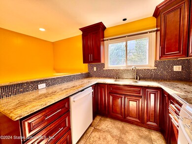 246 Doane Ave, Staten Island, NY 10308 - photo 6