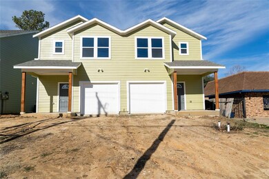 809 W Coffin St unit 809-811, Denison, TX 75020 - photo 2