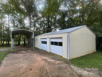 170 Hodge St, Rutherfordton, NC 28139 - photo 4