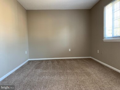 11462 Stoney Point Place, Germantown, MD 20876 - photo 7