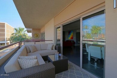 Balcony 1 (b)