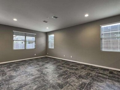 004_Family Room
