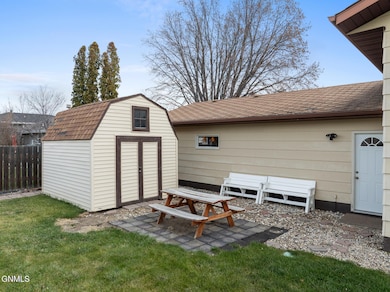 2309 14th Ave W, Williston, ND 58801 - photo 7