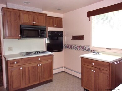 27 Phillip St, Troy, NY 12180 - photo 6