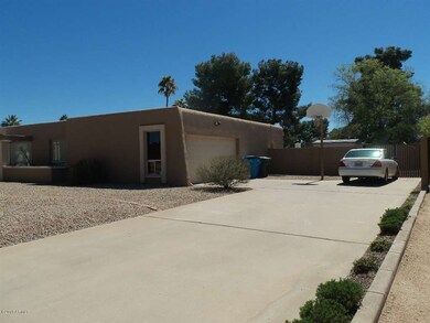 Side Entry Garage & RV Gate
