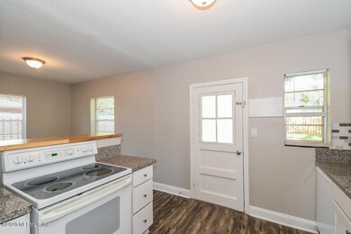 4573 Colonial Ave, Jacksonville, FL 32210 - photo 7