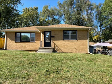 4108 39th Place, Des Moines, IA 50310 - photo 2