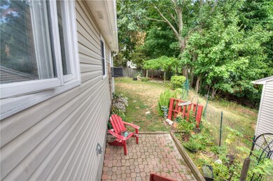 32 Arthur St, West Warwick, RI 02893 - photo 6