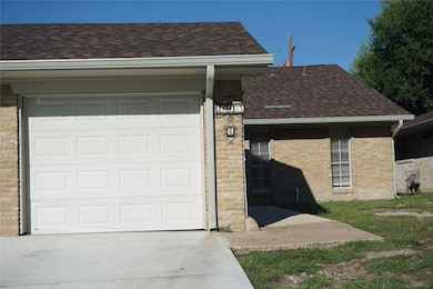 1913 Normal Park Dr unit B, Huntsville, TX 77340 - photo 2