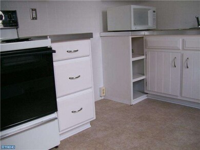 352 N 11th St, Reading, PA 19604 - photo 6