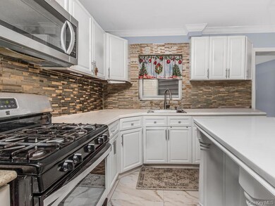 1918 Pitman Ave, Bronx, NY 10466 - photo 7