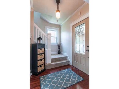 Entry/Foyer.