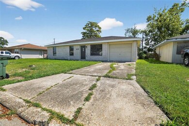 203 Fairmont Dr, Houma, LA 70360 - photo 4