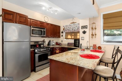 236 W Taylor Run Pkwy unit 2, Alexandria, VA 22314 - photo 4