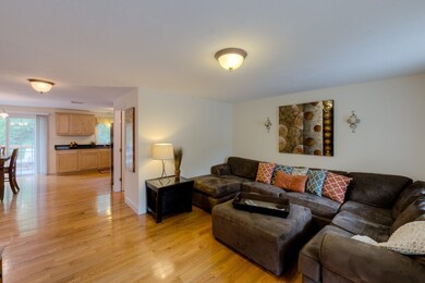 38 Pine Hill Rd, Worcester, MA 01604 - photo 4