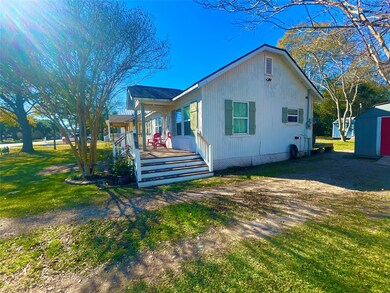 504 James St, Tomball, TX 77375 - photo 3