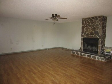 703 Meadow Ridge, Warner Robins, GA 31093 - photo 6