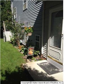135 Cheshire Place, Staten Island, NY 10301 - photo 2