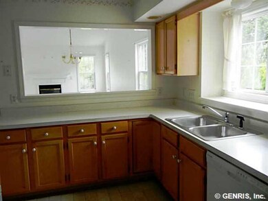 Kitchen Kitchen with Maple Cabinet