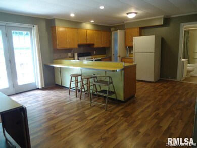 401 E Illini St, Virginia, IL 62691 - photo 5