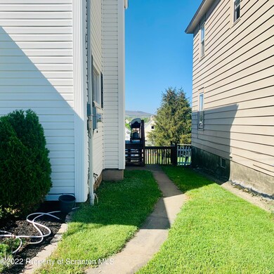 1516 W Gibson St, Scranton, PA 18504 - photo 5