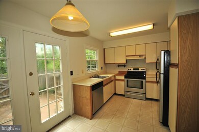 14022 Chestnut Ct, Laurel, MD 20707 - photo 7