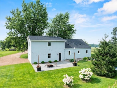 N10160 Sparrow Ave, Loyal, WI 54446 - photo 4