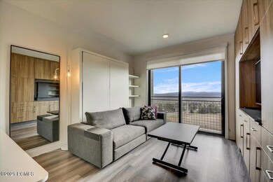 10-Canyons Resort Dr-010