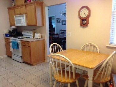 139 Wildwood Dr unit 1, Crawfordville, FL 32327 - photo 5