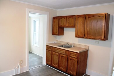 162 Chapman St, Greenfield, MA 01301 - photo 4