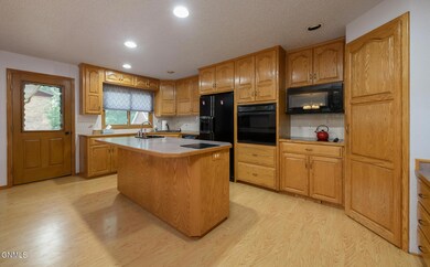 1713 1st St NE, Mandan, ND 58554 - photo 3