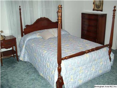 FRONT BEDROOM