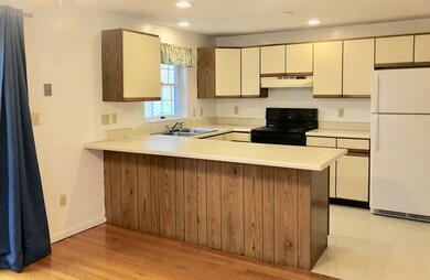 90 Laurel St unit B, Greenfield, MA 01301 - photo 5