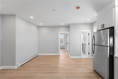 735 Broadway unit 3R, Pawtucket, RI 02861 - photo 3